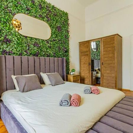 Luxury Apartment By The Famous Vaci Street Budapest Exteriör bild