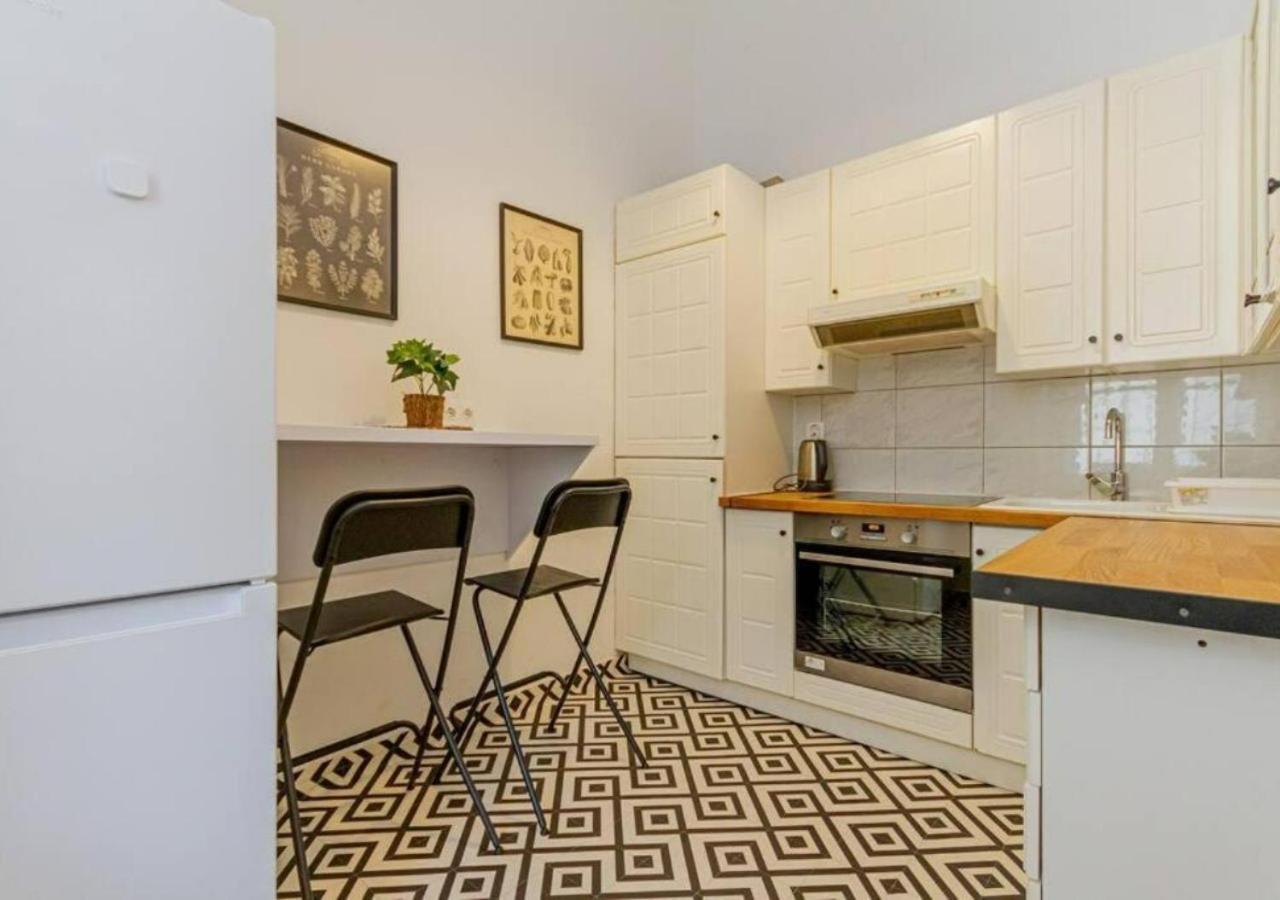 Luxury Apartment By The Famous Vaci Street Budapest Exteriör bild