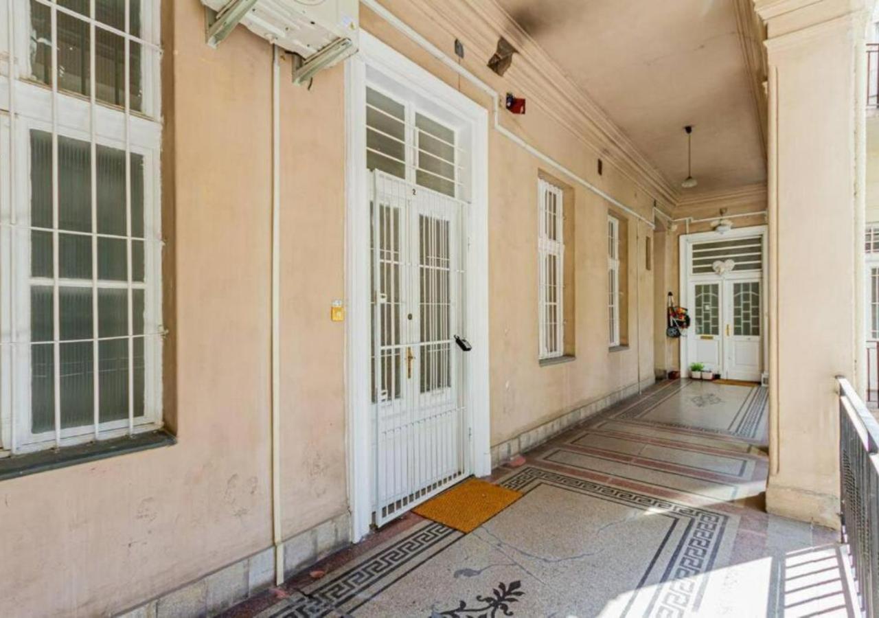 Luxury Apartment By The Famous Vaci Street Budapest Exteriör bild