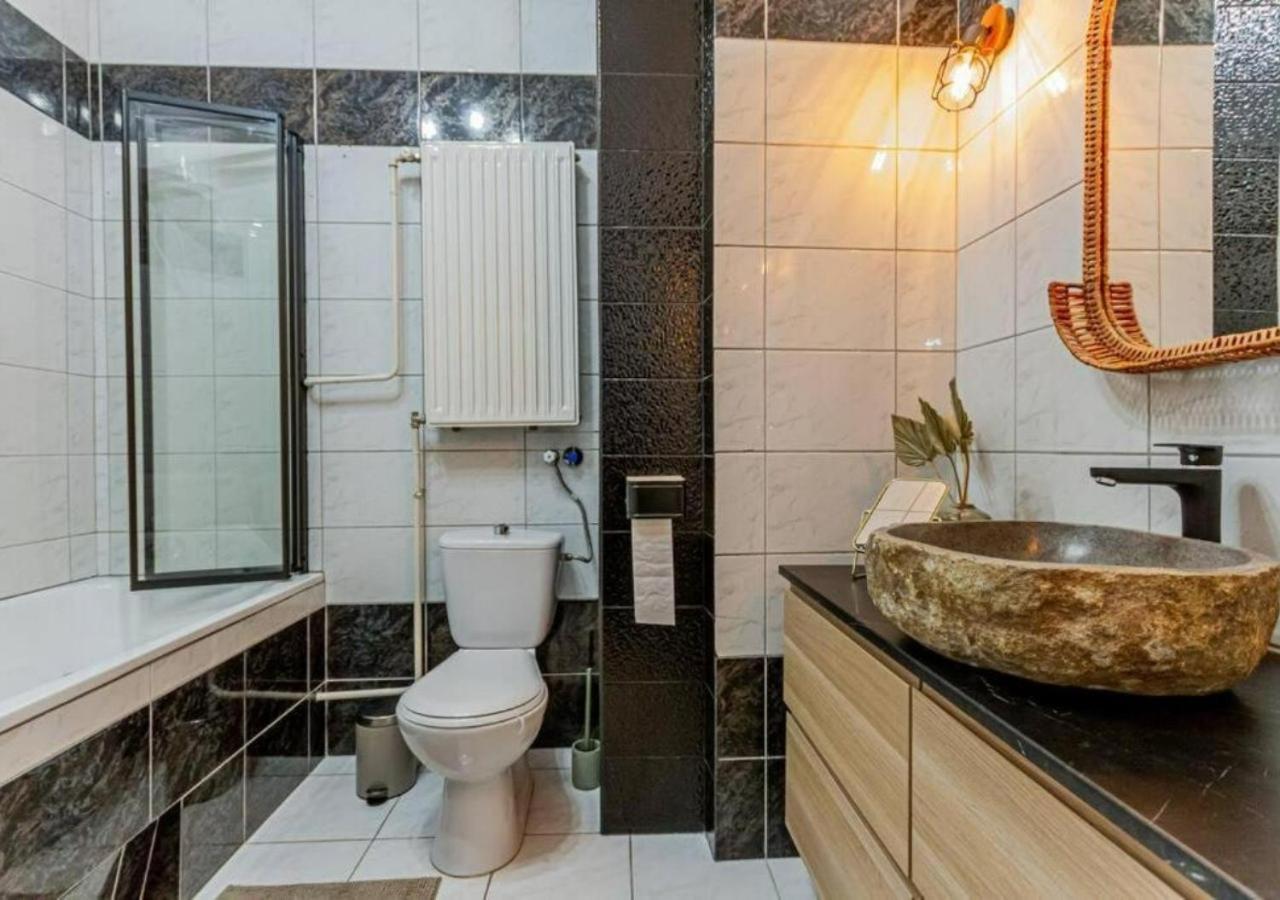 Luxury Apartment By The Famous Vaci Street Budapest Exteriör bild