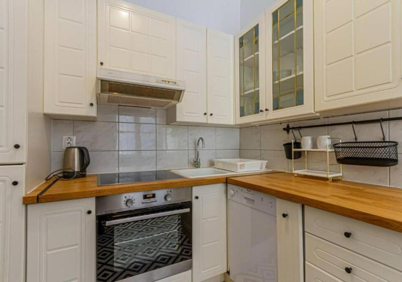 Luxury Apartment By The Famous Vaci Street Budapest Exteriör bild